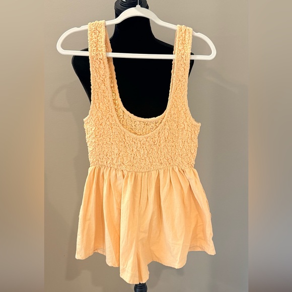 Women’s FREE PEOPLE Juliette textured smocked romper- Size medium - Picture 3 of 5